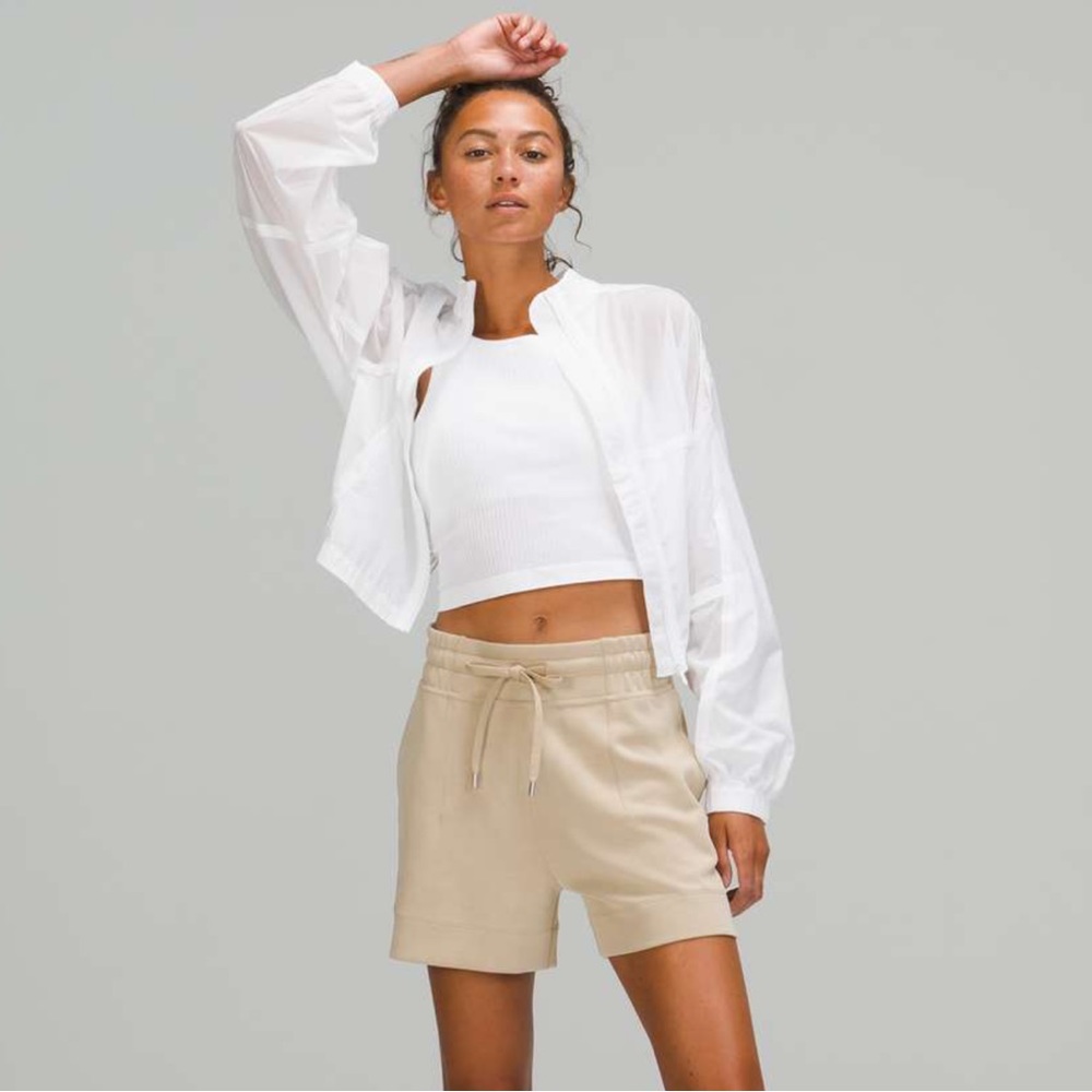 Lululemon Soft Ambitions Shorts Trench